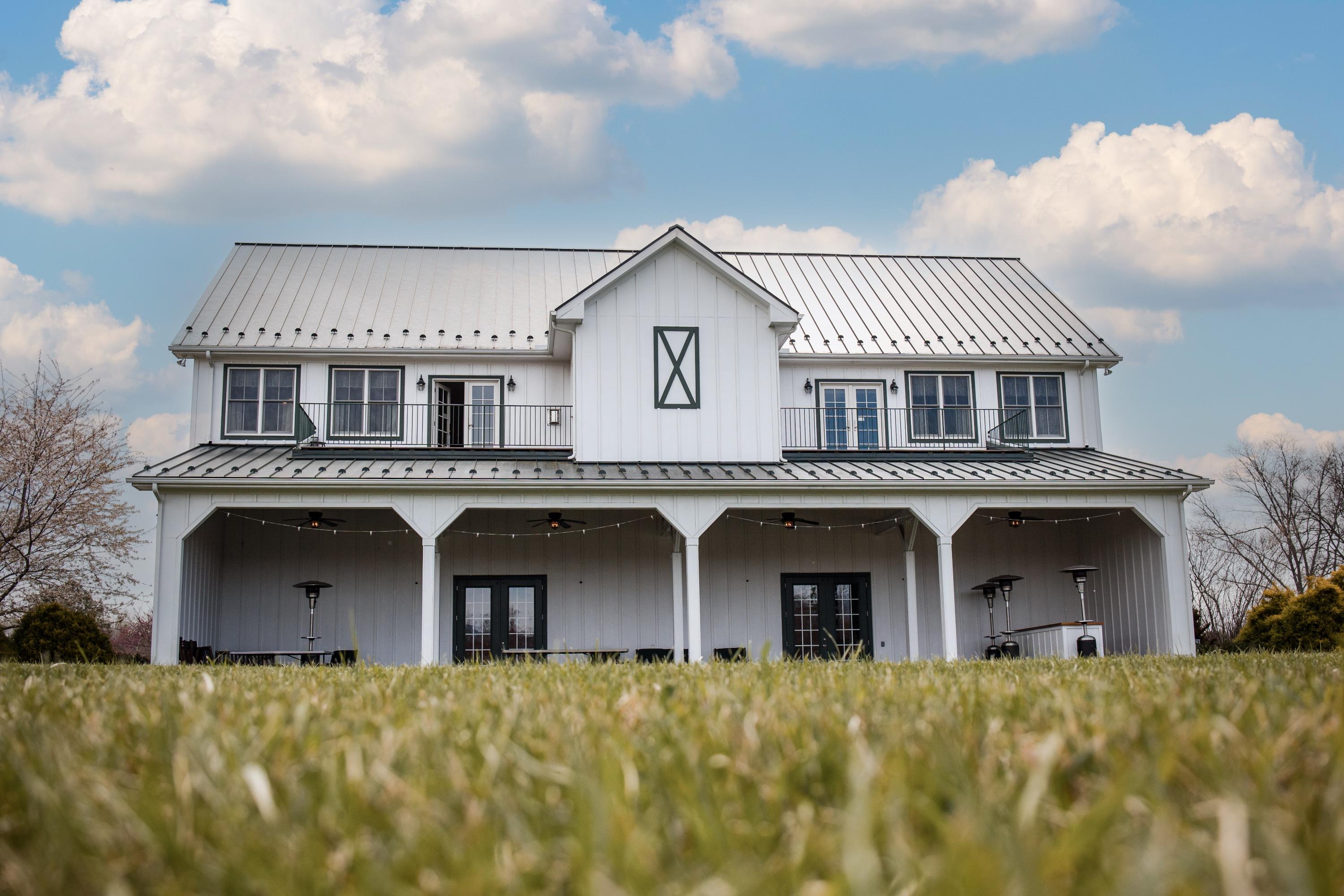 Wedding Venue Review: Barn at Edgewood, Stanardsville, Virginia